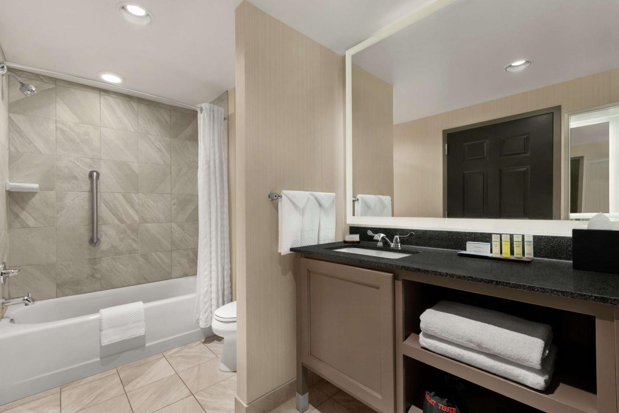 Two-Room King Suite,1742941199:JPEG