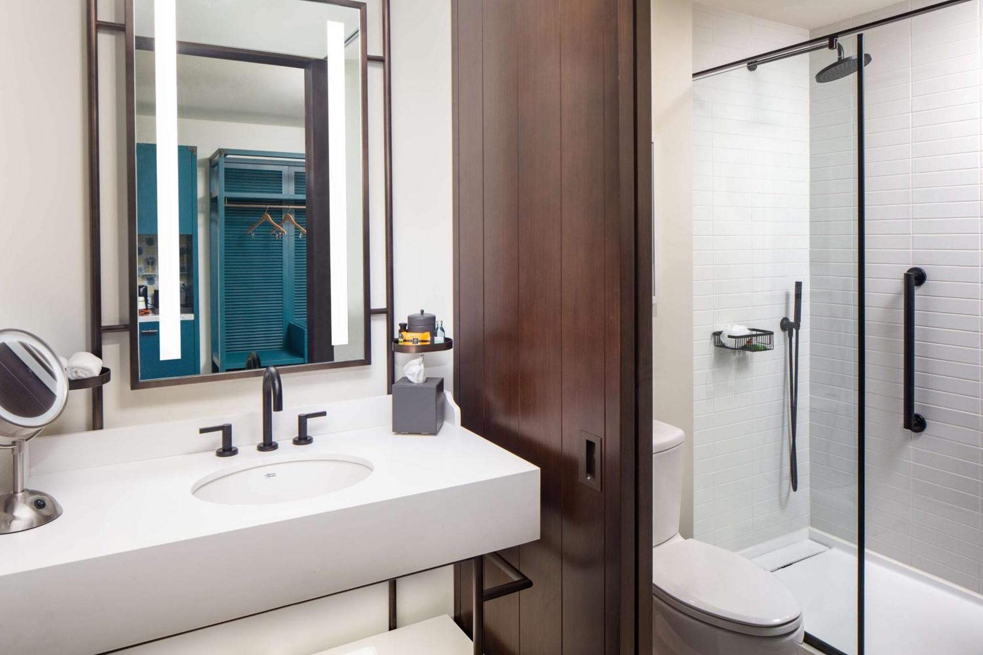 King Room,1517925292:JPEG