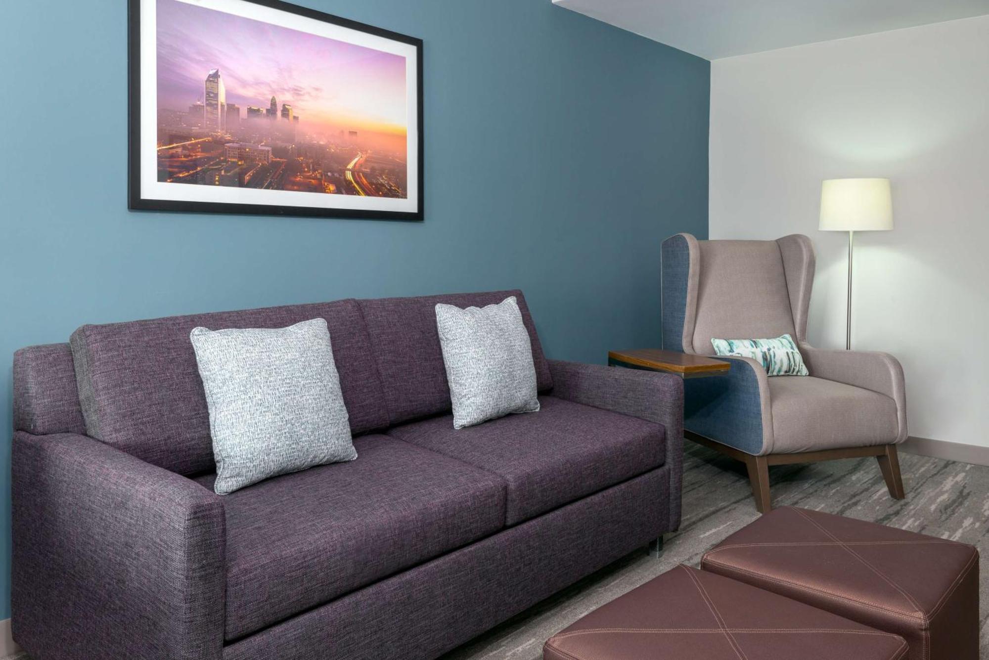 Deluxe King Studio Suite