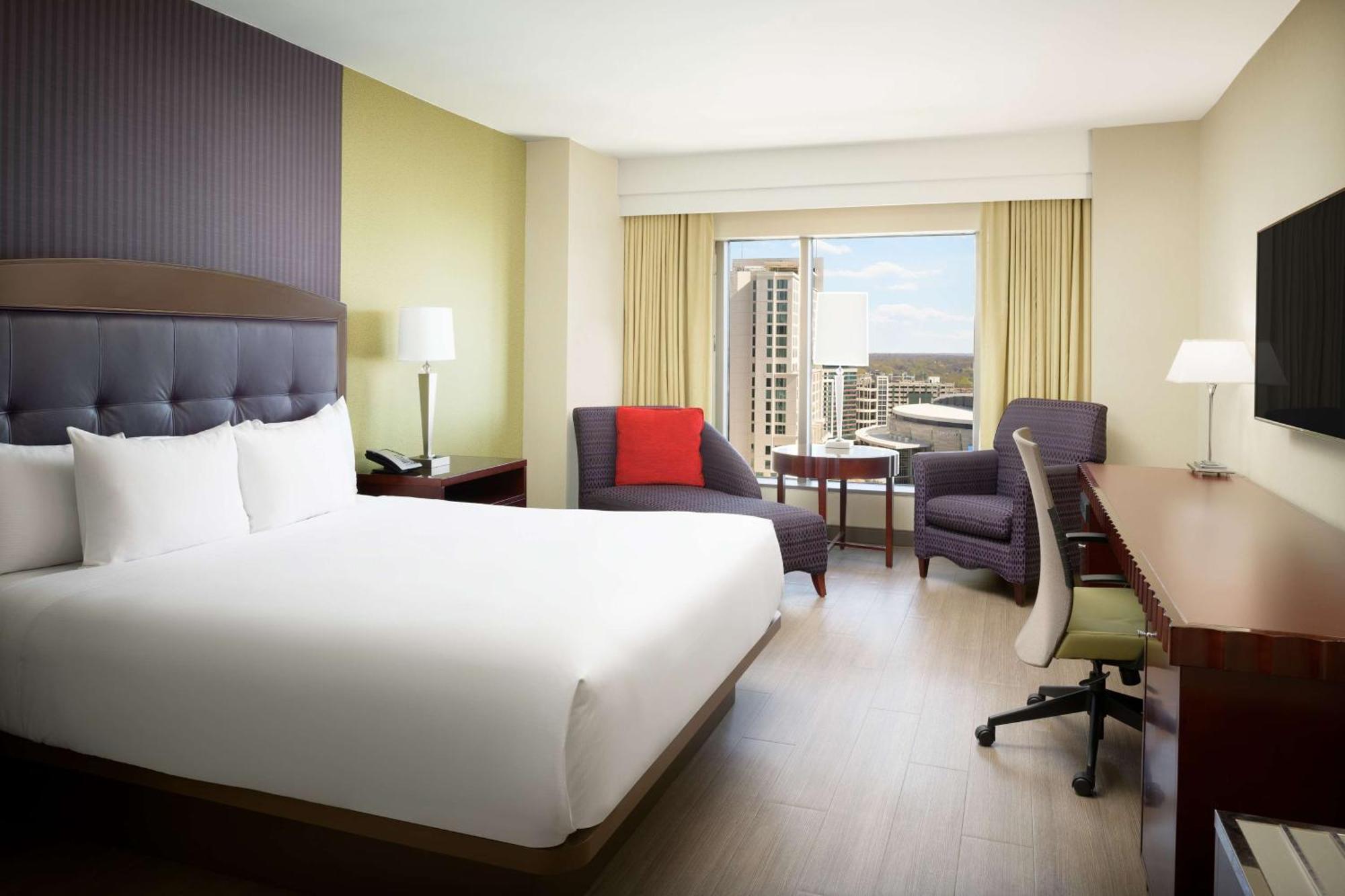 King Room City View Roll Shower Mobility Hearing Access