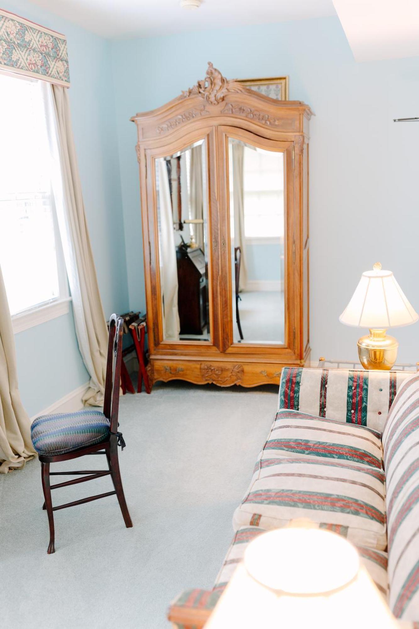 Deluxe Queen Room