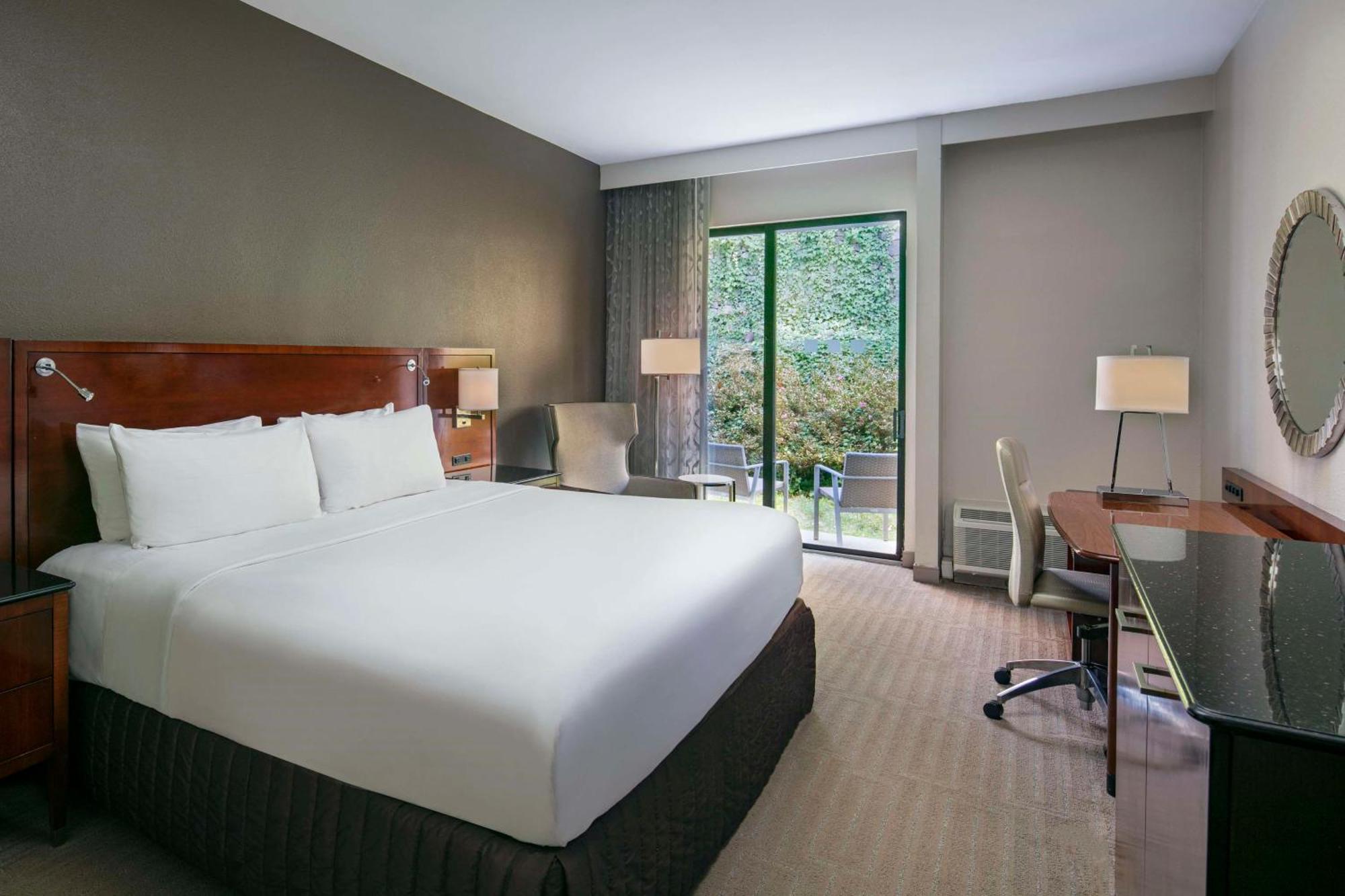 Executive King Room,1597556163:JPEG