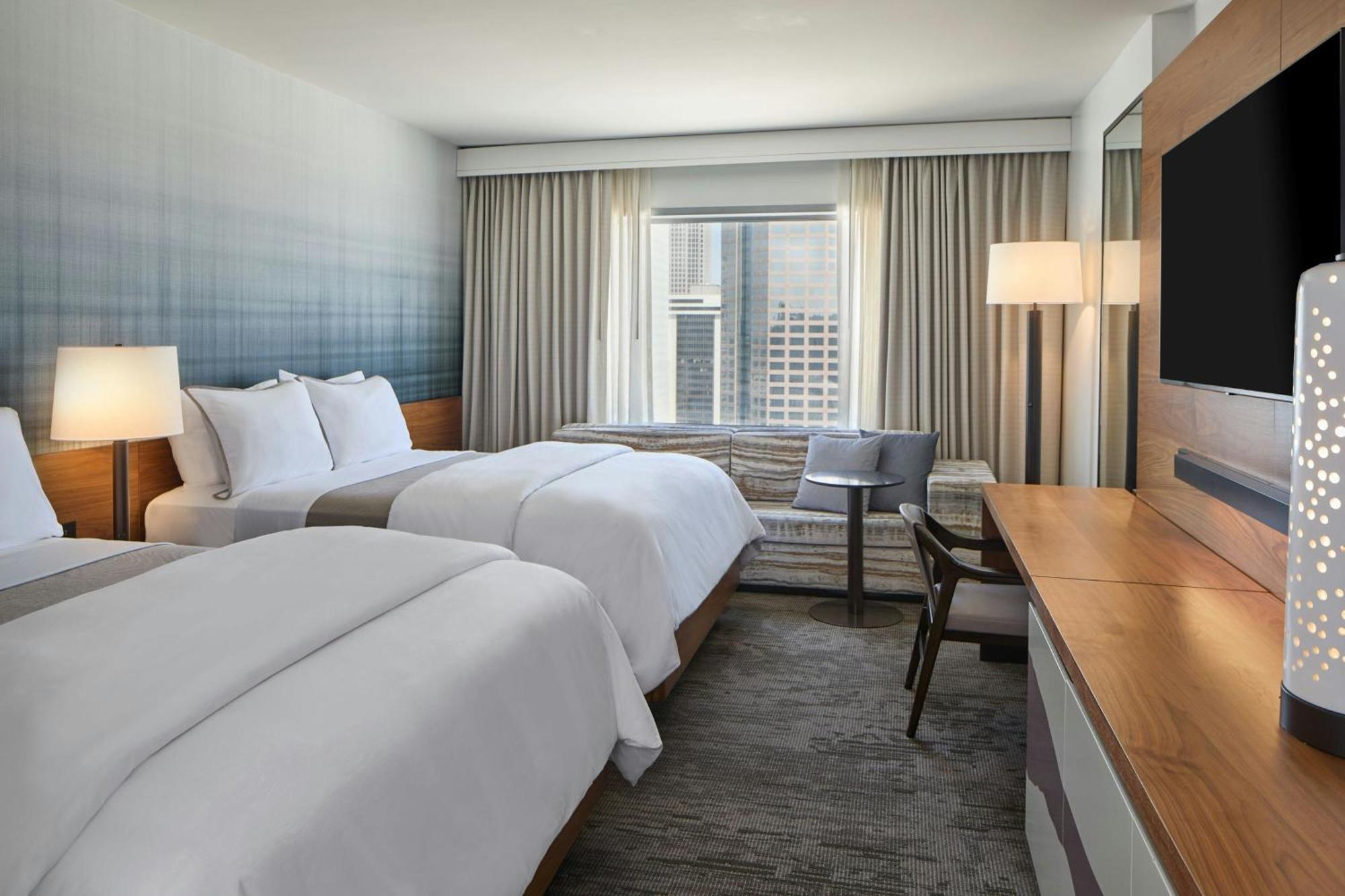 Guest room 2 Double City view High floor