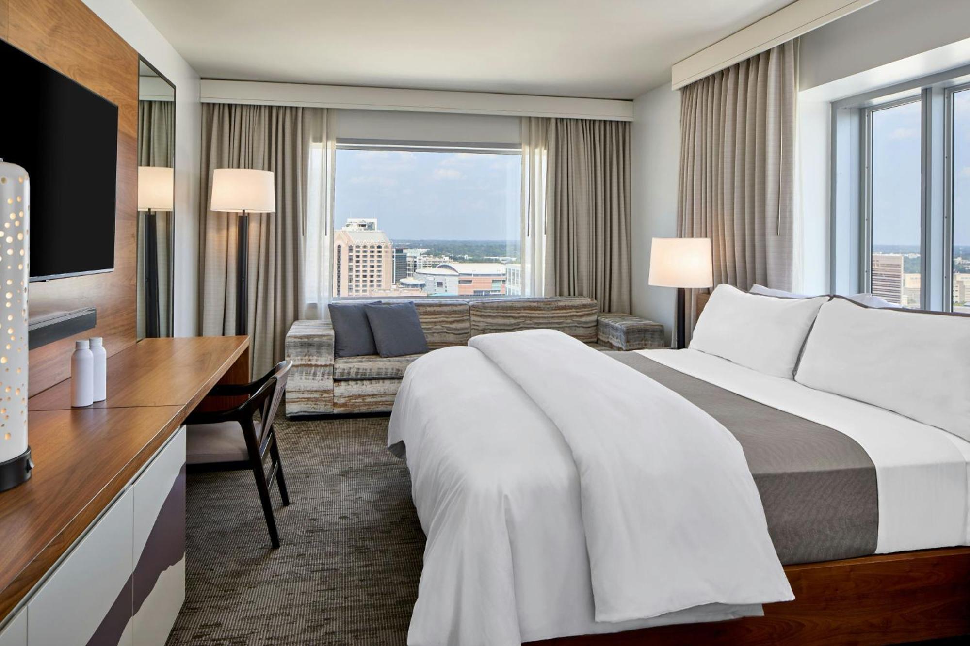 Guest room 1 King City view High floor
