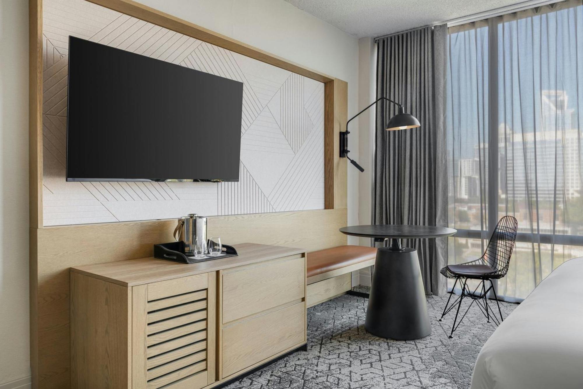 Guest room 1 King City view