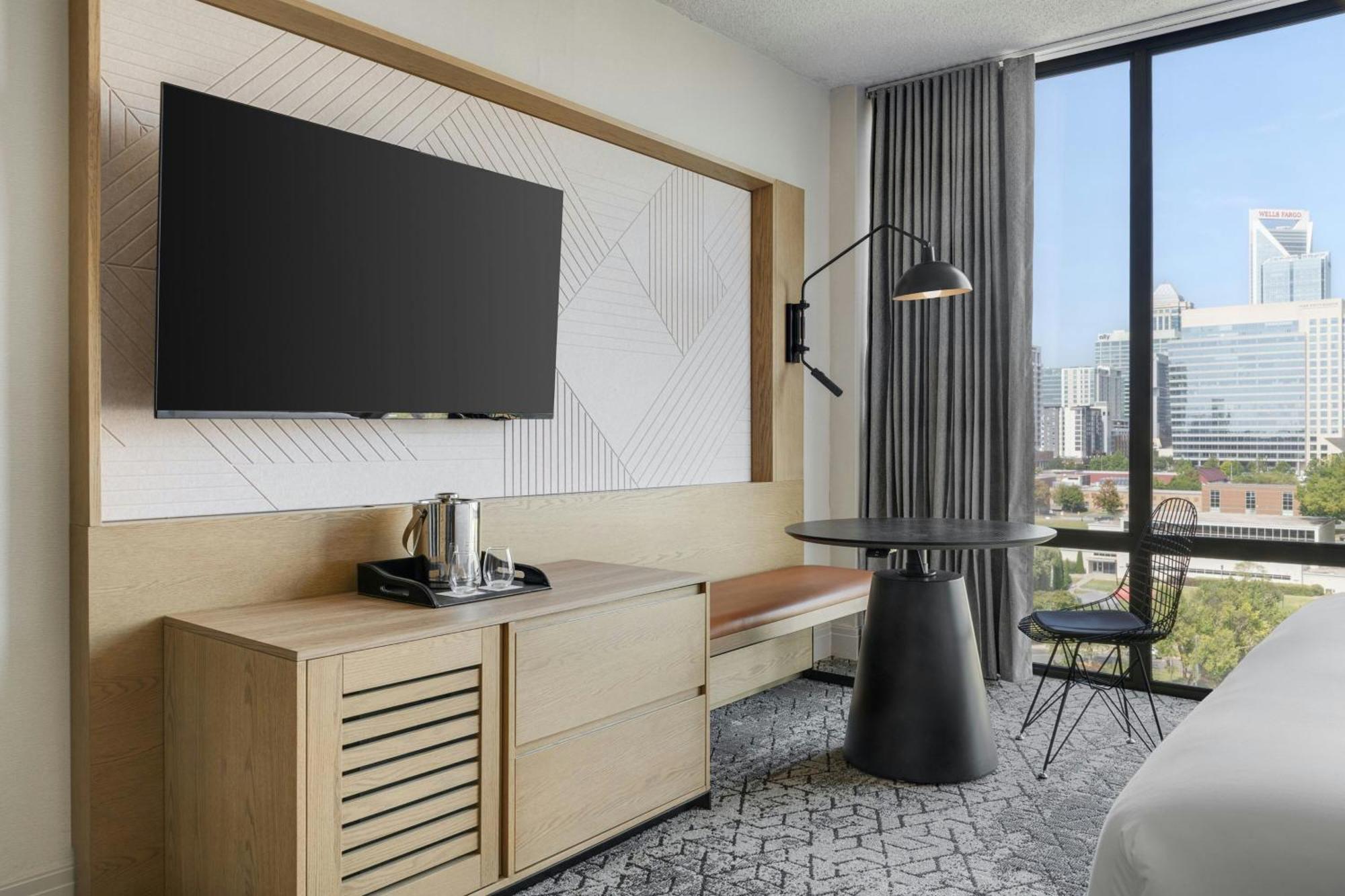 Guest room 1 King City view