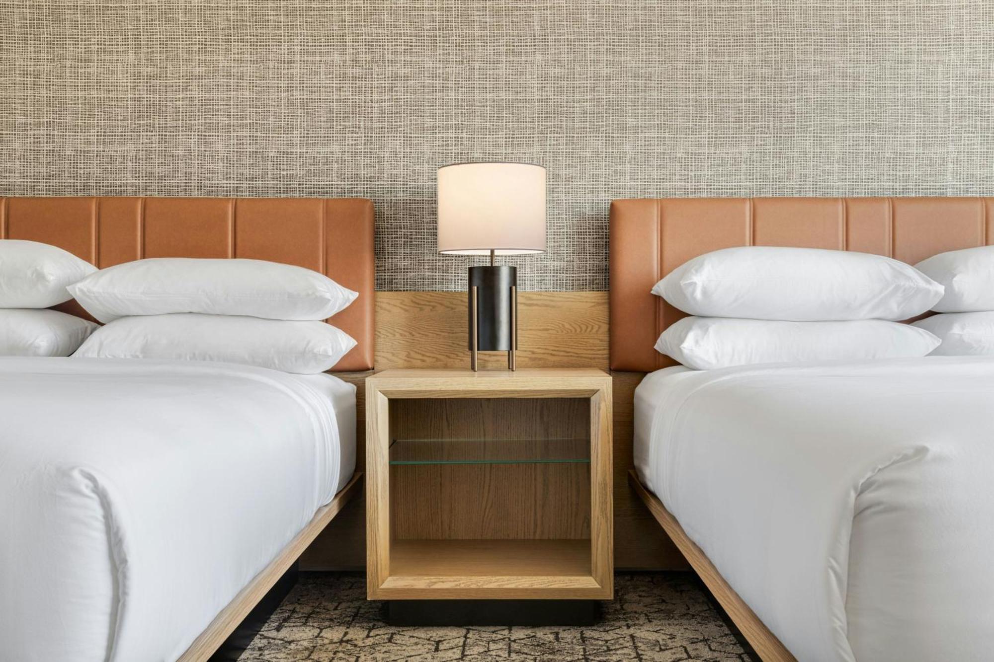 Guest room 2 Queen City view