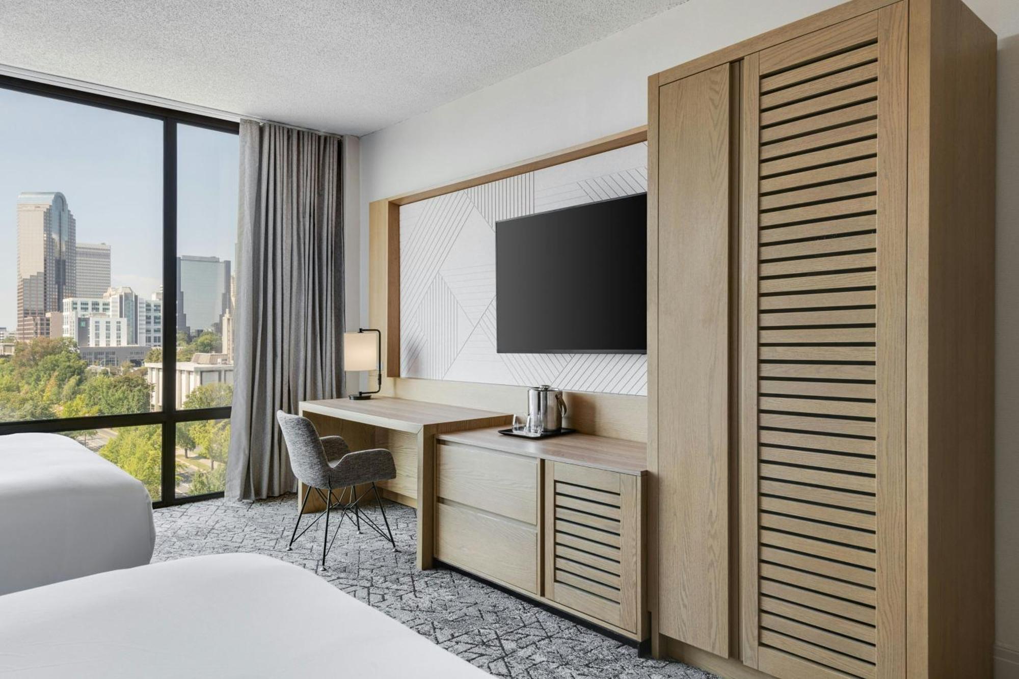 Guest room 2 Queen City view