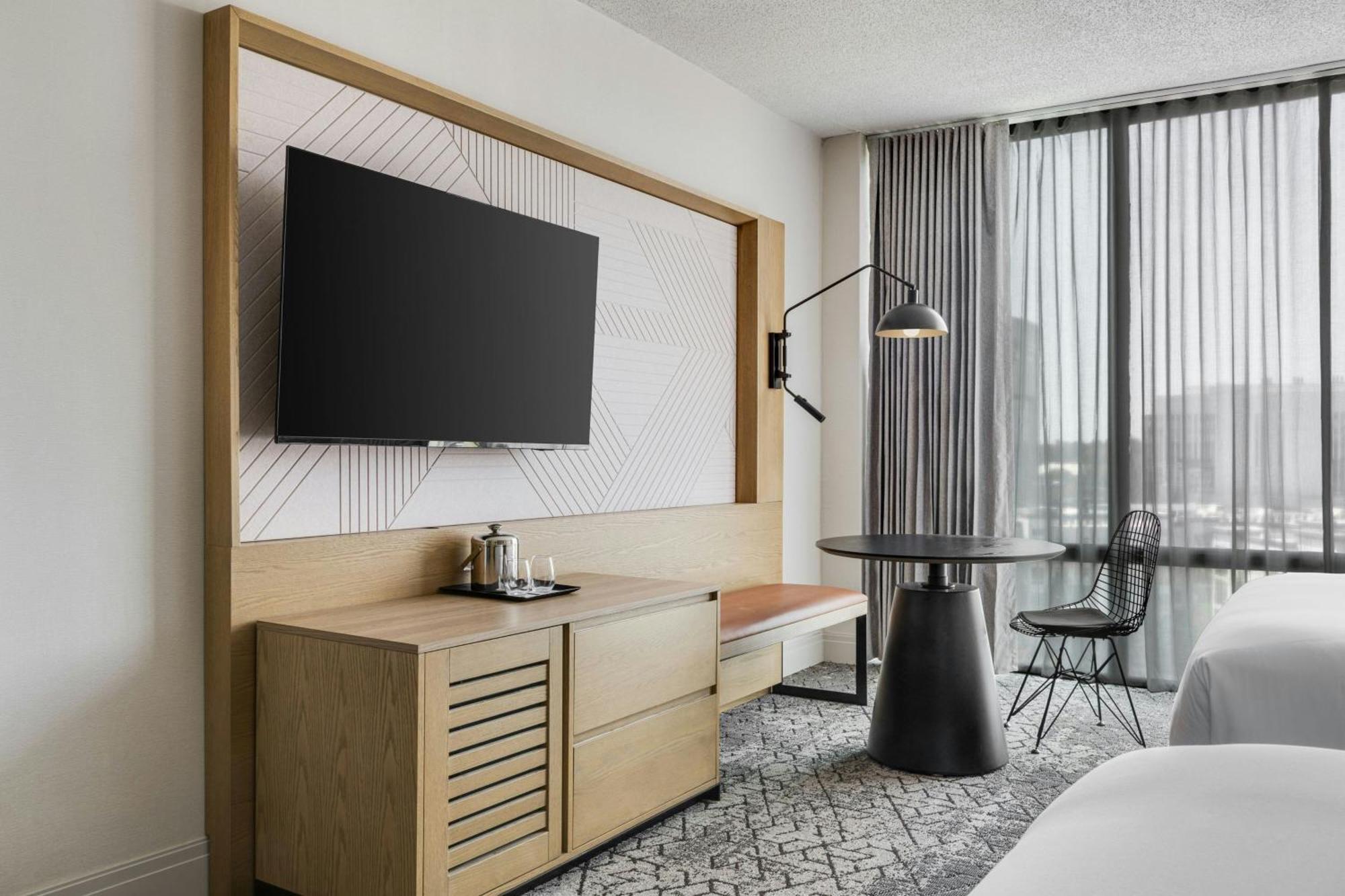 Club level Guest room 2 Double City view