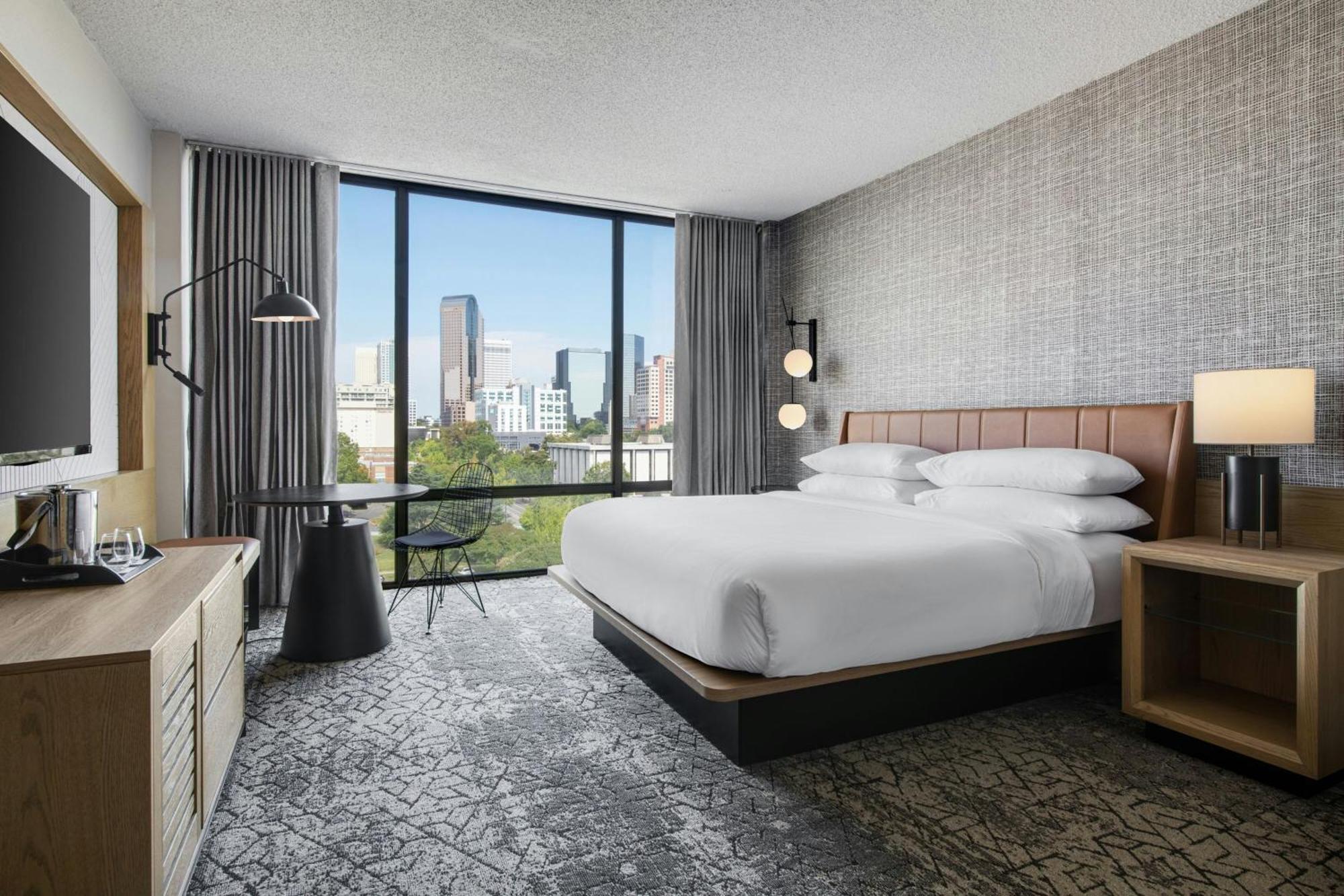 Guest room 1 King City view