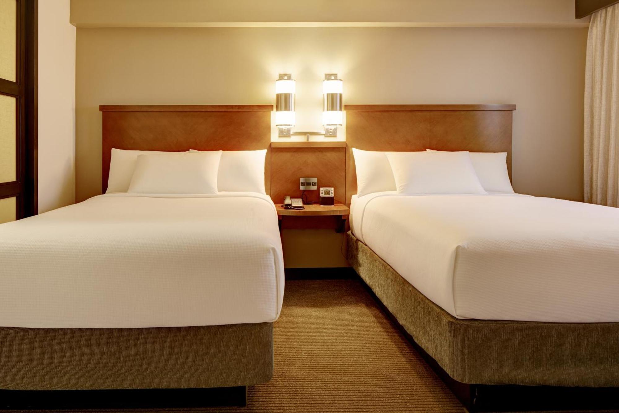 Double Room with Two Double Beds and Sofa bed - High Floor,1589535517:JPEG