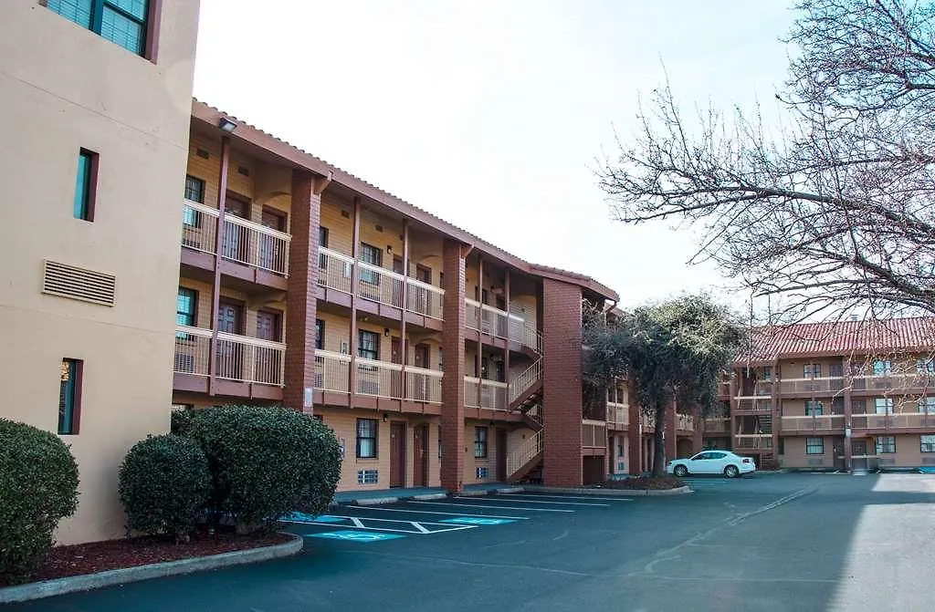 Americas Best Value Inn Charlotte-1