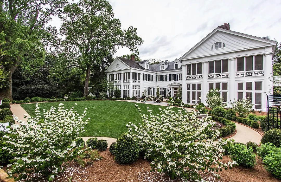 Duke Mansion-1