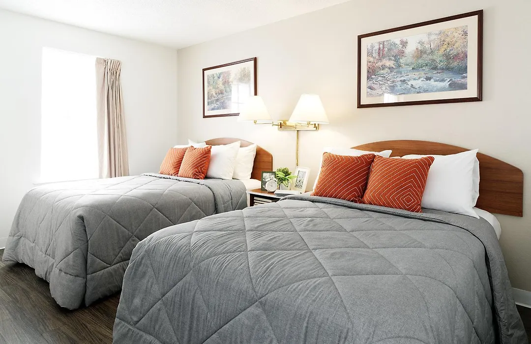 Intown Suites Extended Stay Charlotte Nc - North Tryon-1