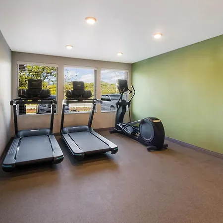 Woodspring Suites Charlotte Airport-2