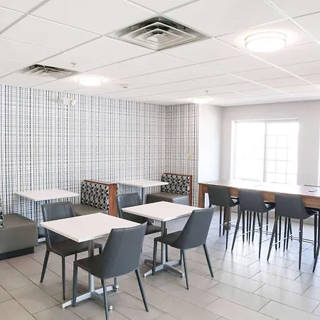 Microtel Inn & Suites By Wyndham Charlotte/Northlake-3