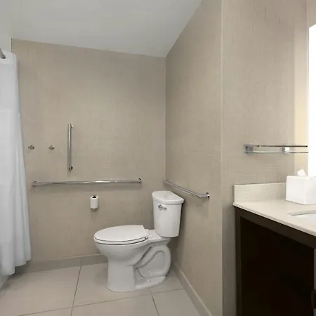 Courtyard By Marriott Charlotte Northlake-2