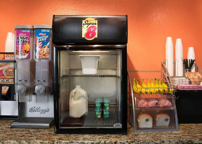 Super 8 By Wyndham Charlotte University