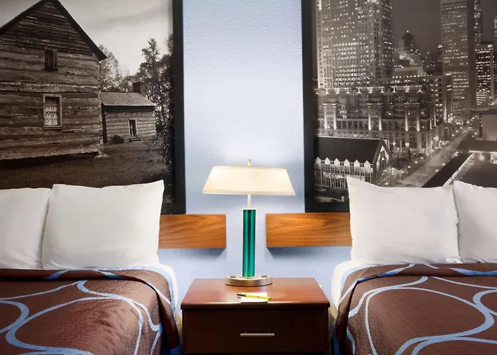 Super 8 By Wyndham Charlotte University