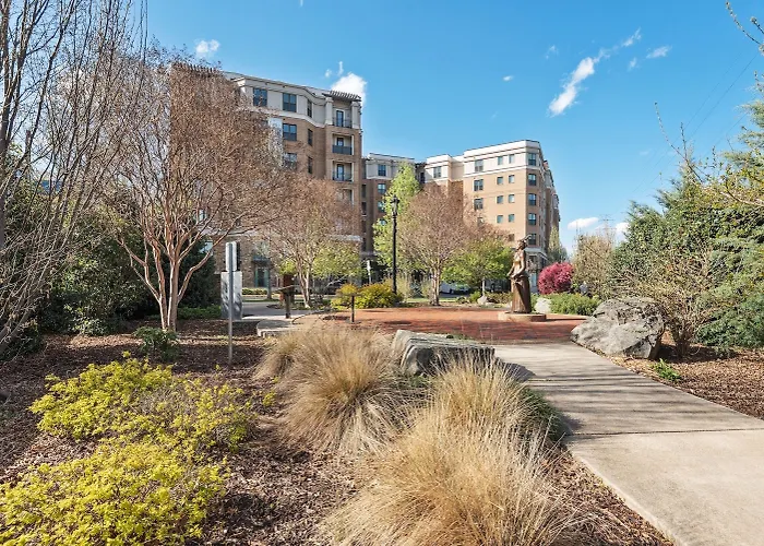 Kasa Dilworth Charlotte Aparthotel