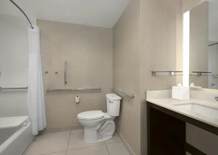 Courtyard By Marriott Charlotte Northlake