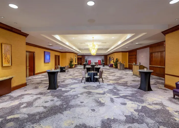 Hilton Charlotte Uptown Hotel