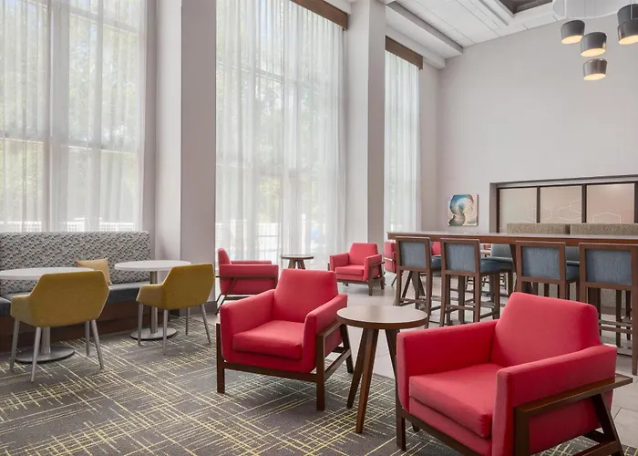 Hampton Inn & Suites Charlotte Arrowood Rd