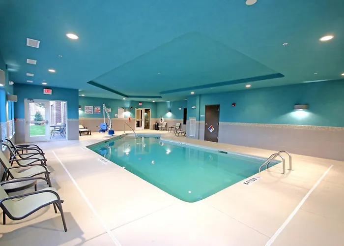 Holiday Inn Express & Suites Charlotte North By Ihg
