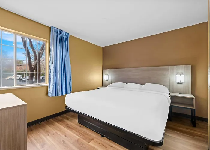 Mainstay Suites Charlotte - Executive Park